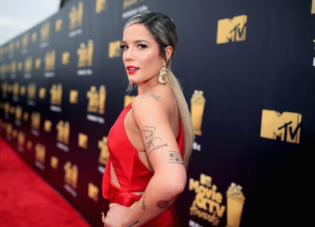 Halsey attends 2018 MTV Awards